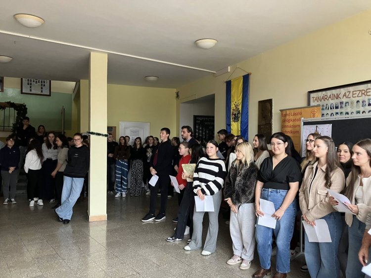 Az első gyertya lángja melengette szívünket