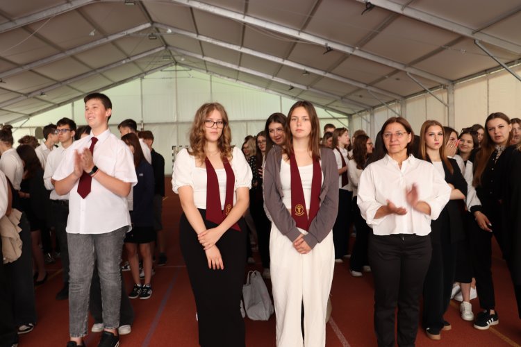 Ünnepélyes keretek között búcsúztattuk a 2025/2026-os tanévet.