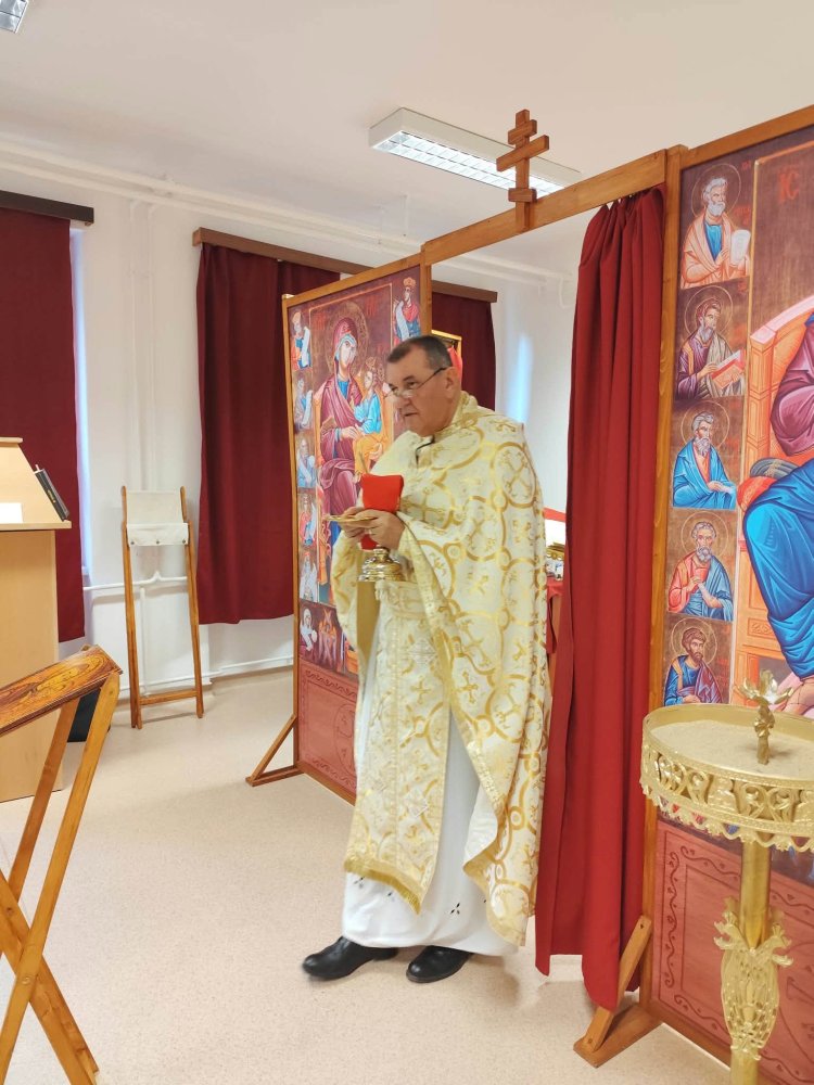 A 10. E osztály tagjai közösen vettek részt Szent Liturgián, amelyen az Istenszülő oltalma ünnepét ünnepeltük.